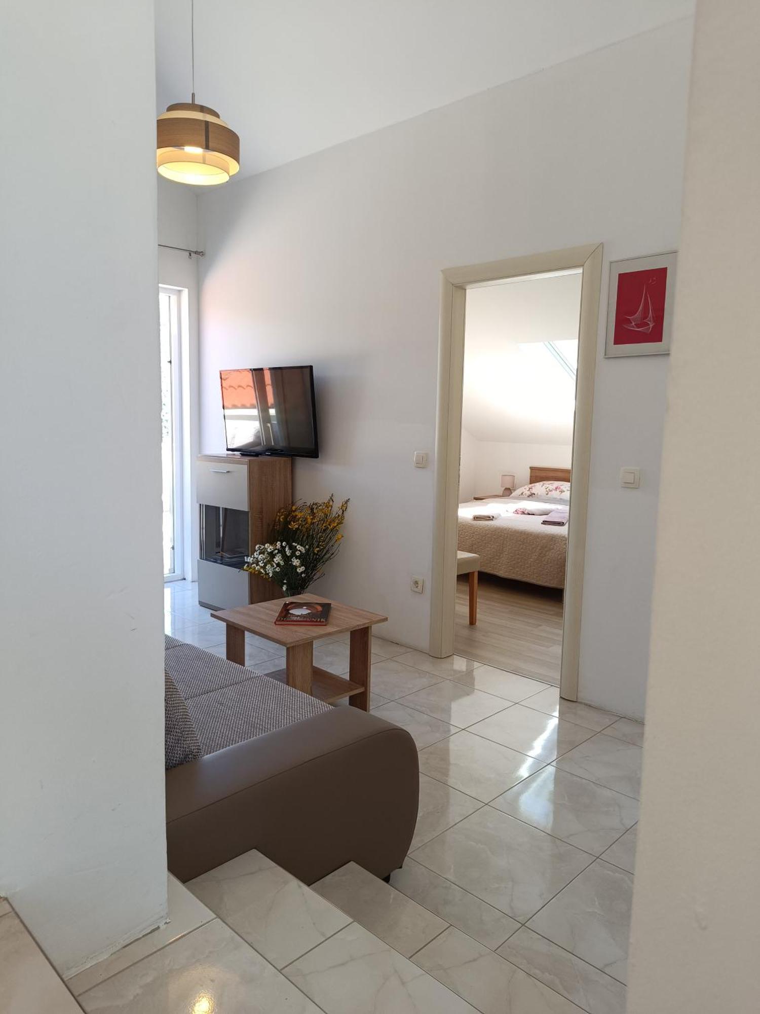 Apartment Maurora Затон Екстериор снимка