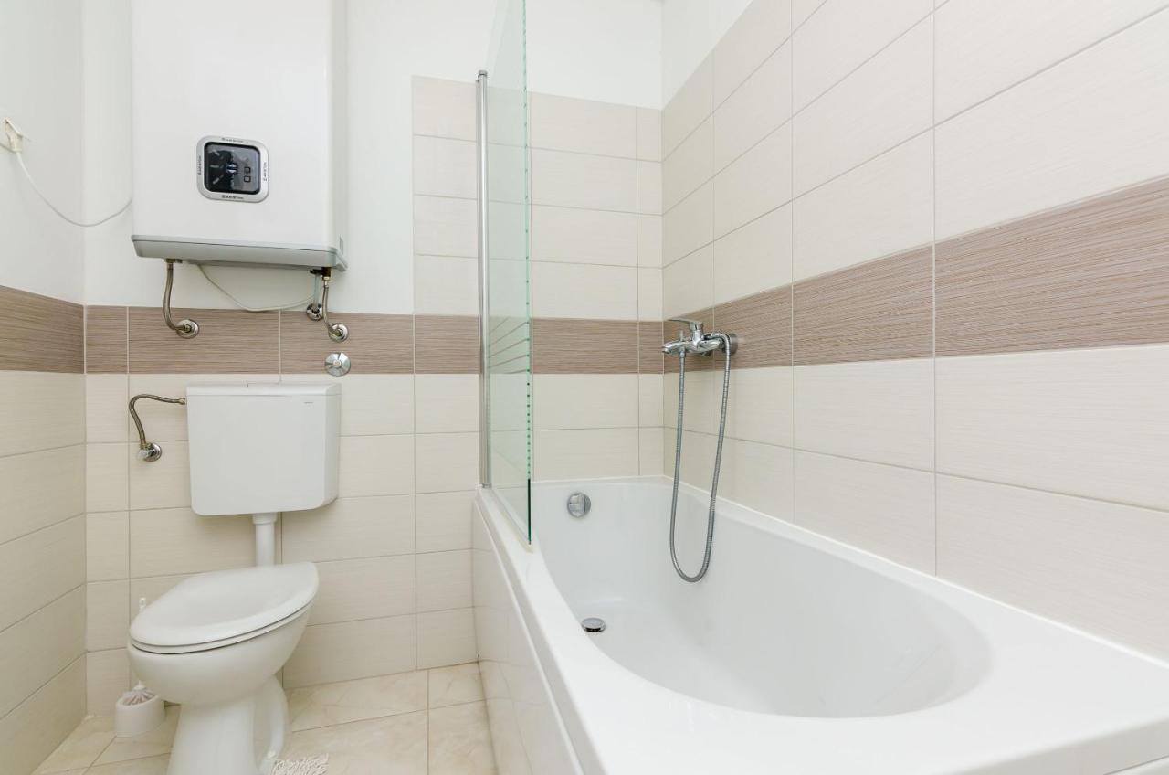 Apartment Maurora Затон Екстериор снимка