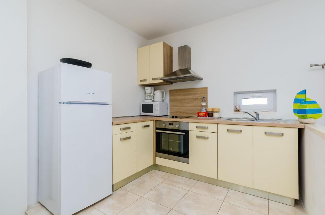 Apartment Maurora Затон Екстериор снимка