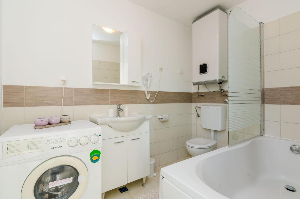 Apartment Maurora Затон Екстериор снимка